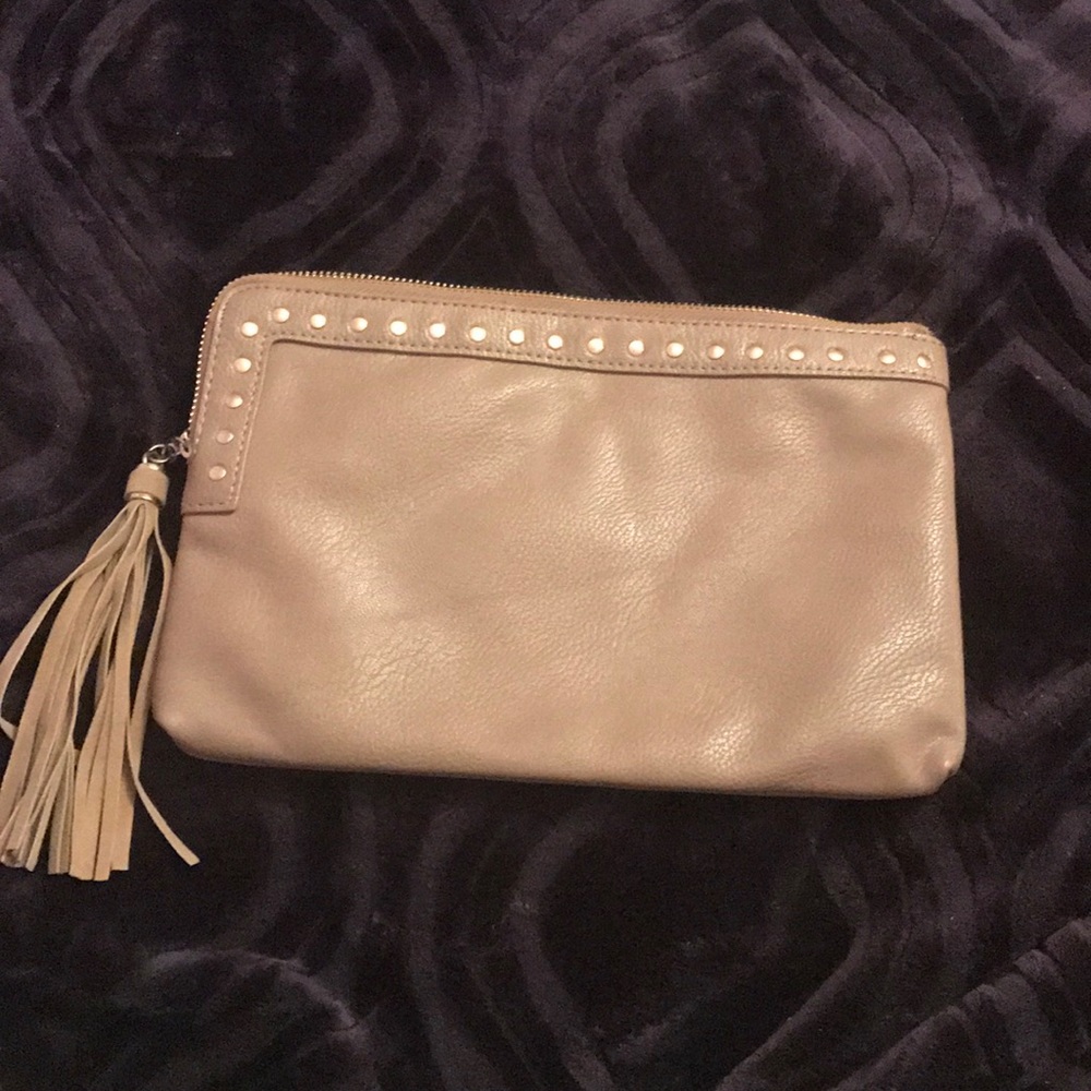 STUD CLUTCH